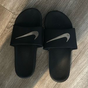 Nike slides